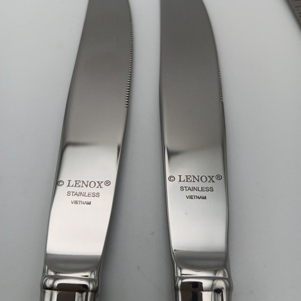 Lenox Summerville 2 Place Knives 18/10 Stainless Flatware Vietnam New Old Stock - Picture 3 of 3